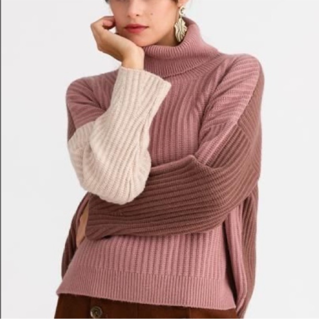 Petite Studio Colorblock Ribbed Turtleneck Sweater In Dusty Rose, Mauve & Cream